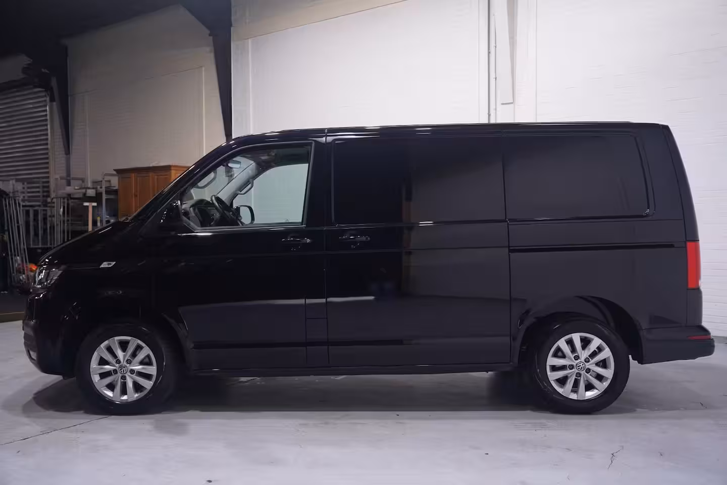 Volkswagen Transporter 2.0 TDI 150 pk DSG Aut. L1H1 Airco, 2x Schuifdeur Apple Carplay, Cruise Control, 16" LMV,