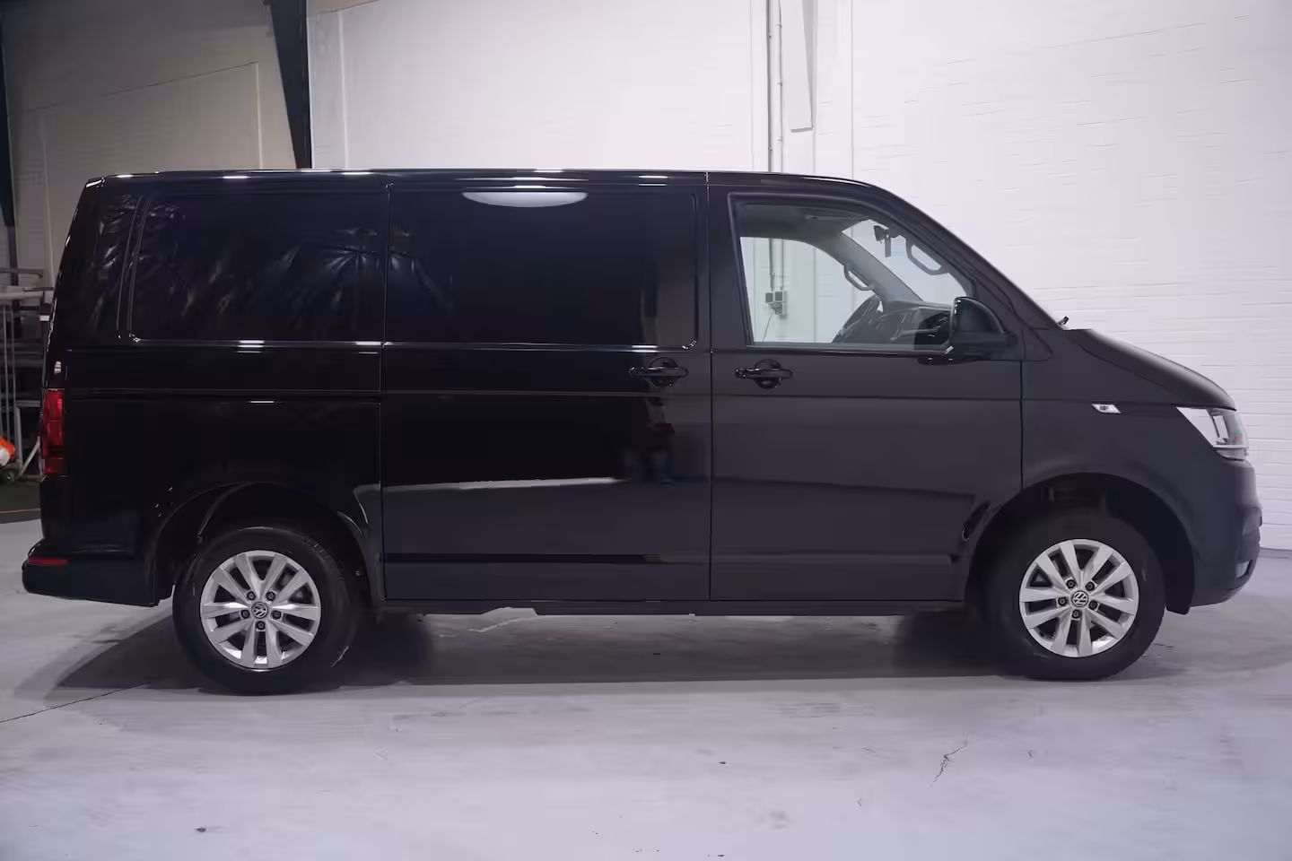 Volkswagen Transporter 2.0 TDI 150 pk DSG Aut. L1H1 Airco, 2x Schuifdeur Apple Carplay, Cruise Control, 16" LMV,
