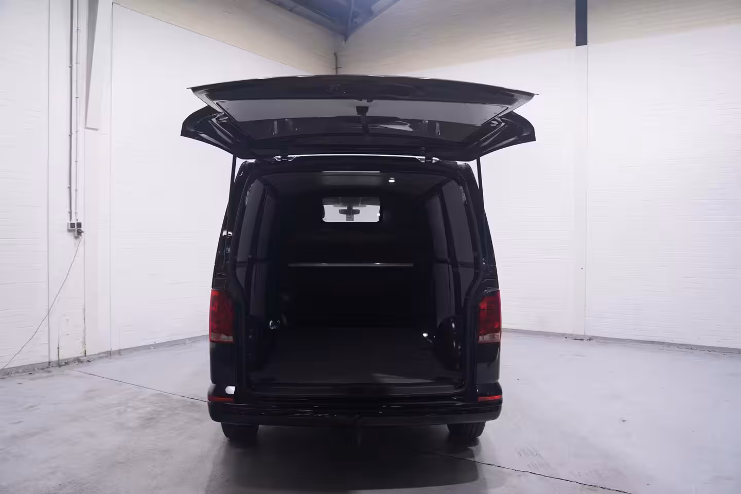 Volkswagen Transporter 2.0 TDI 150 pk DSG Aut. L1H1 Airco, 2x Schuifdeur Apple Carplay, Cruise Control, 16" LMV,