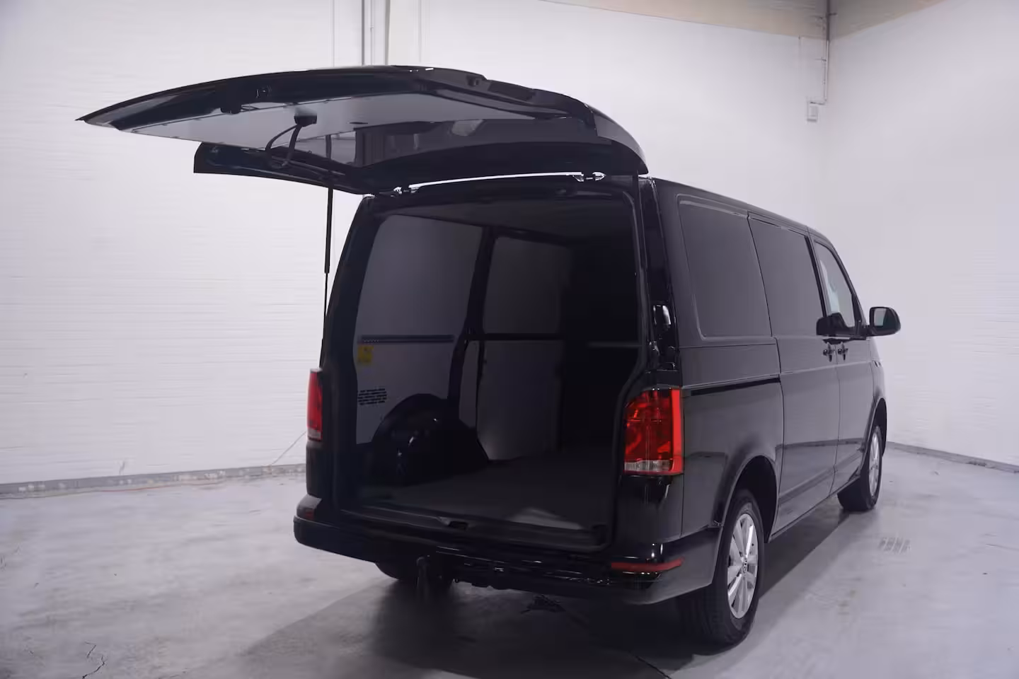 Volkswagen Transporter 2.0 TDI 150 pk DSG Aut. L1H1 Airco, 2x Schuifdeur Apple Carplay, Cruise Control, 16" LMV,