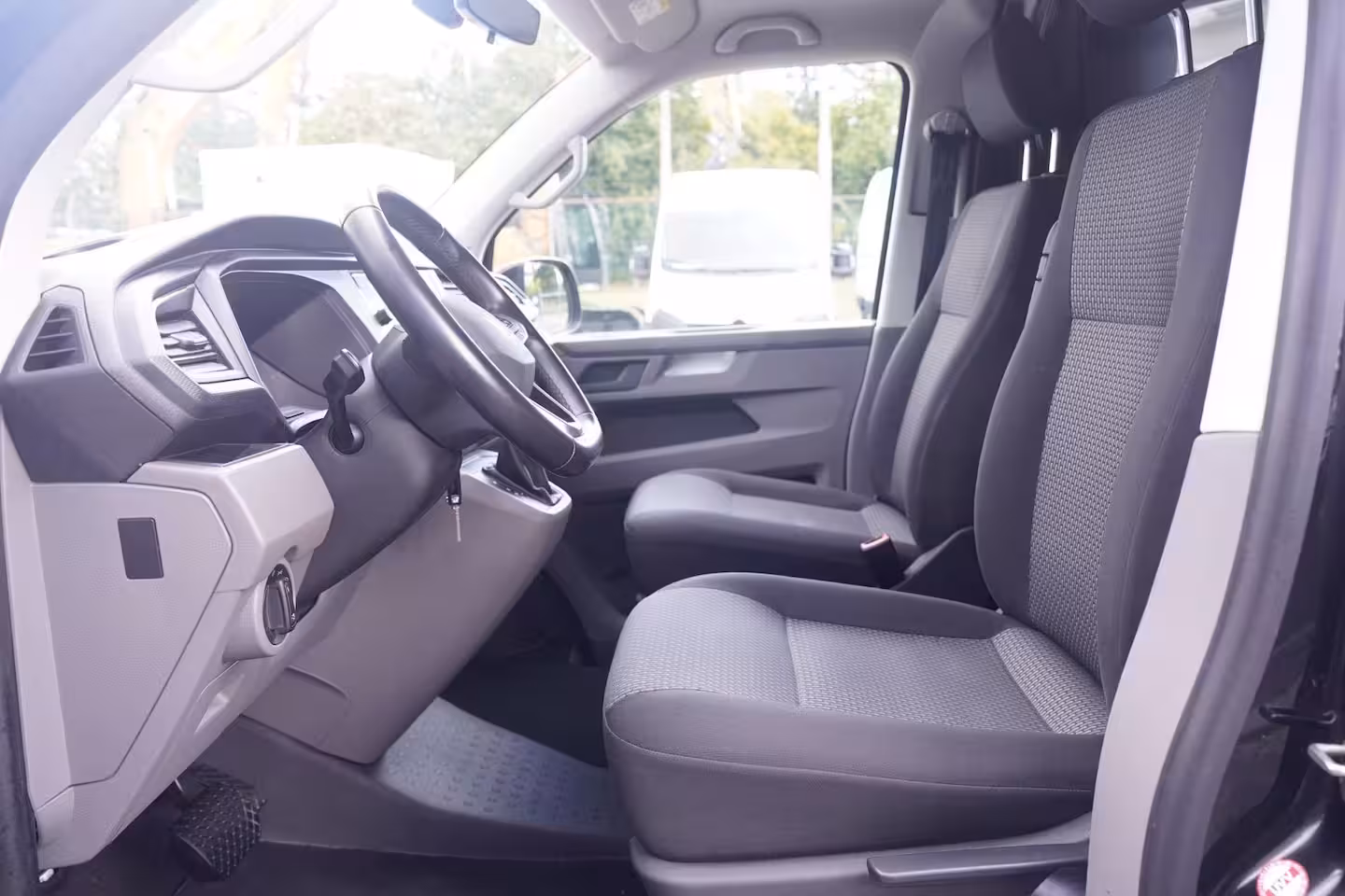 Volkswagen Transporter 2.0 TDI 150 pk DSG Aut. L1H1 Airco, 2x Schuifdeur Apple Carplay, Cruise Control, 16" LMV,