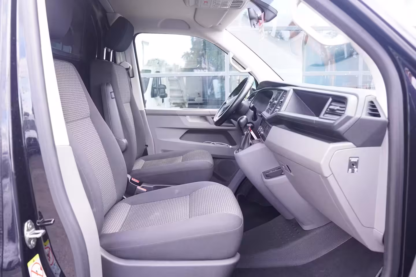 Volkswagen Transporter 2.0 TDI 150 pk DSG Aut. L1H1 Airco, 2x Schuifdeur Apple Carplay, Cruise Control, 16" LMV,