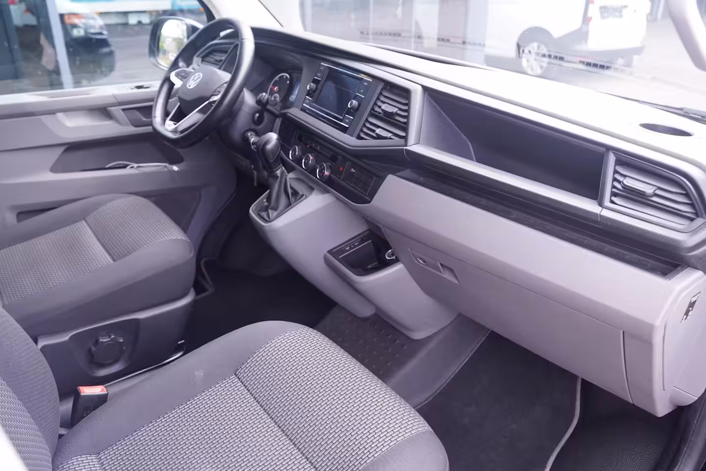 Volkswagen Transporter 2.0 TDI 150 pk DSG Aut. L1H1 Airco, 2x Schuifdeur Apple Carplay, Cruise Control, 16" LMV,