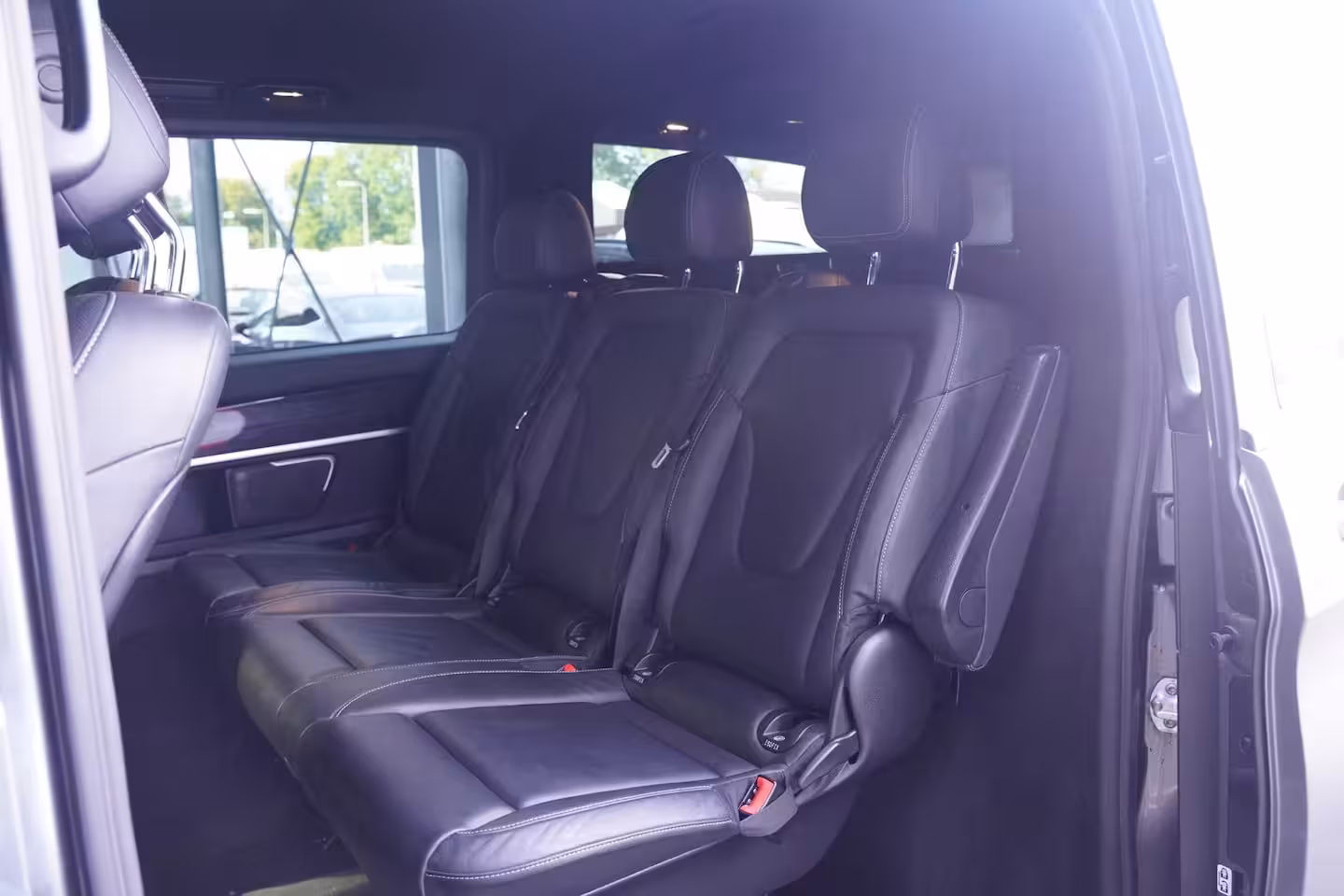 Mercedes-Benz V-klasse 300d Dubbel Cabine L3 AMG Line Airmatic, Burmester Sound, NAP, Distronic, Leder Zwart, LED
