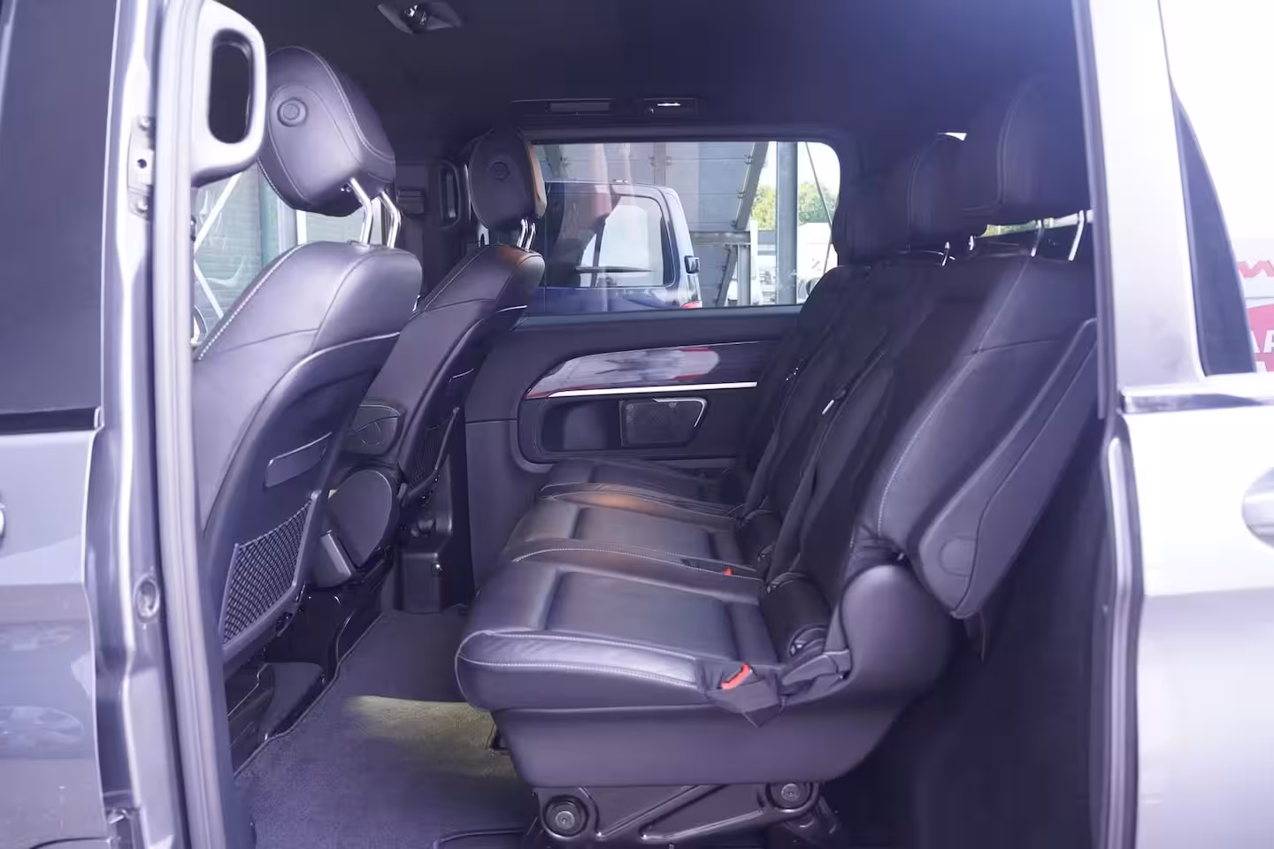 Mercedes-Benz V-klasse 300d Dubbel Cabine L3 AMG Line Airmatic, Burmester Sound, NAP, Distronic, Leder Zwart, LED