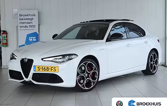Alfa Romeo Giulia 2.0 T Veloce AWD | Adapt. Cruise | Schuifdak | Camera | Memory | Elektr. Stoelen | Memory