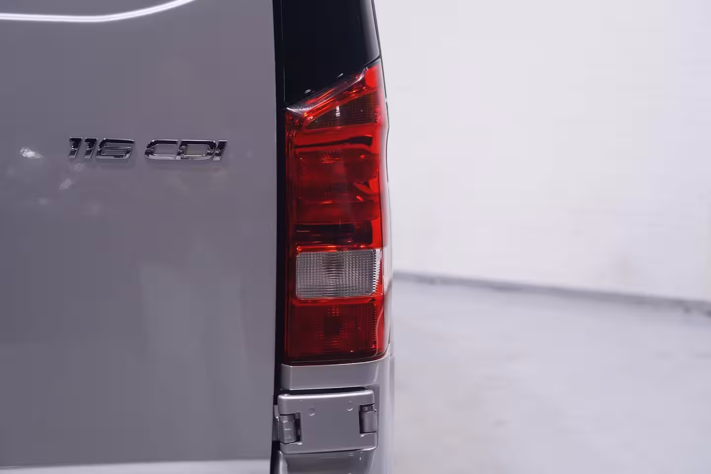 Mercedes-Benz Vito 116 CDI 163 pk Silver&Black Edition Extra Lang Navi, Camera, 19" LMV, Apple Carplay, Laadr