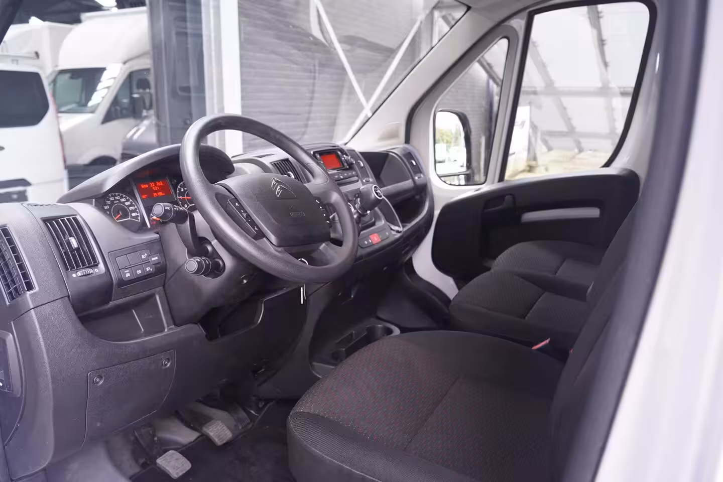Citroën Jumper 2.2 HDI 140 pk L2H2 Airco, Cruise Control BPM vrij, Audiosysteem, PDC achter, 3-Zits
