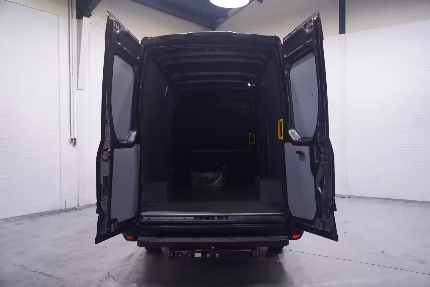 Iveco Daily 35S21 210 pk Aut. L2H2 Nieuw Navi, Camera Laadruimte Pakket, LED Koplampen, Trekhaak 3.500
