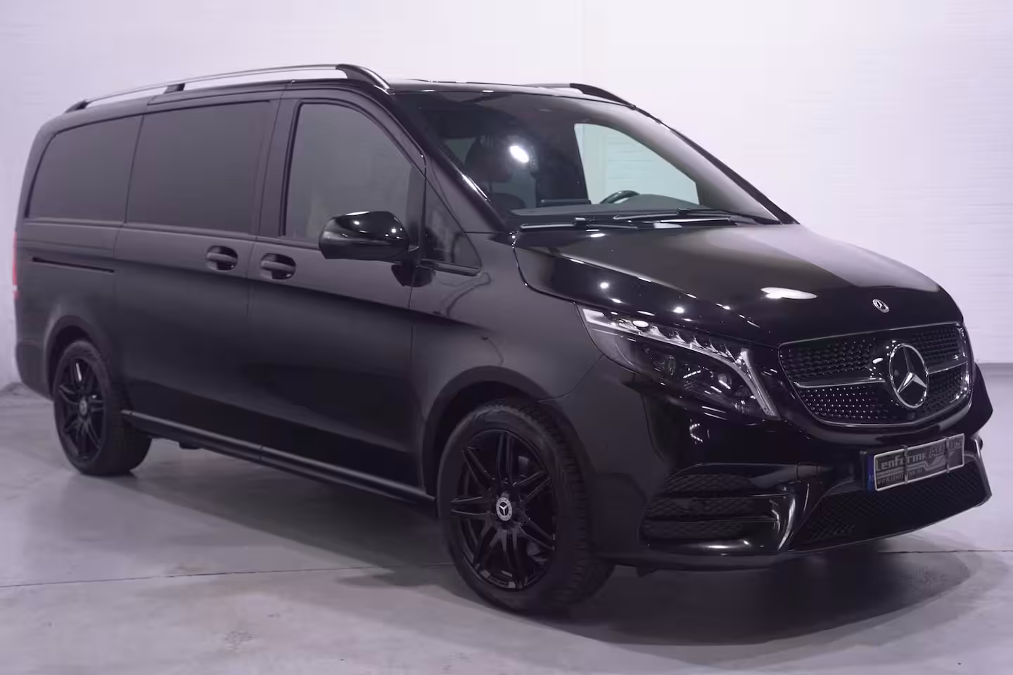 Mercedes-Benz V-klasse 300d 4-MATIC Lang AMG Line Dubbel Cabine NAP 2x Elek. schuifdeur, Leder Beige, Distronic,
