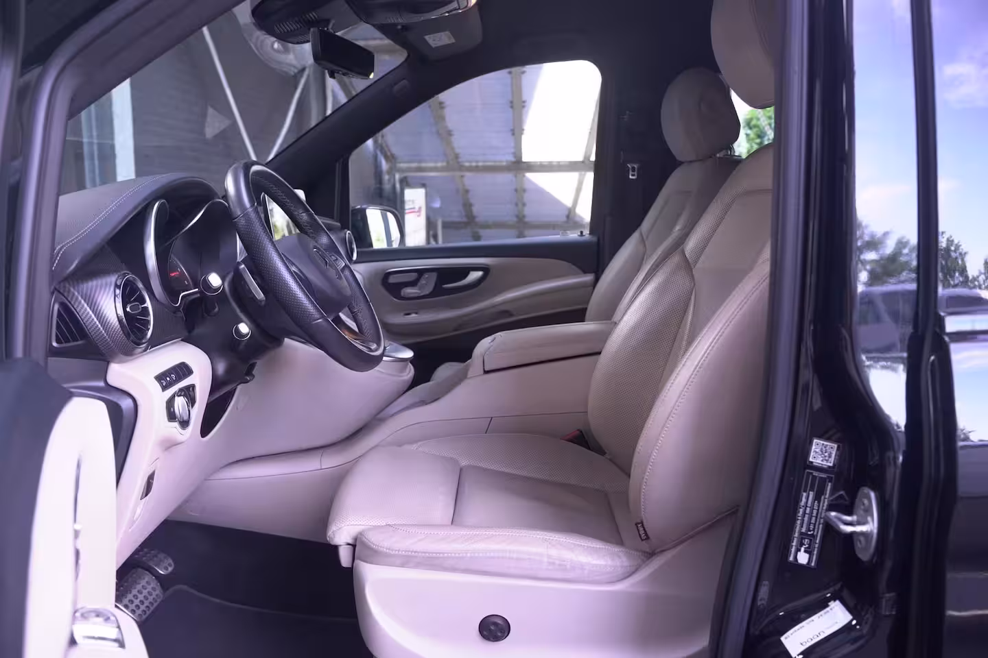 Mercedes-Benz V-klasse 300d 4-MATIC Lang AMG Line Dubbel Cabine NAP 2x Elek. schuifdeur, Leder Beige, Distronic,