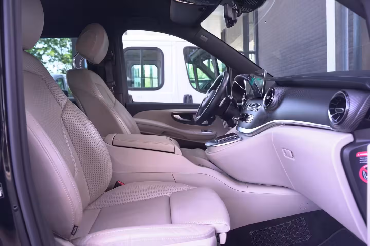Mercedes-Benz V-klasse 300d 4-MATIC Lang AMG Line Dubbel Cabine NAP 2x Elek. schuifdeur, Leder Beige, Distronic,