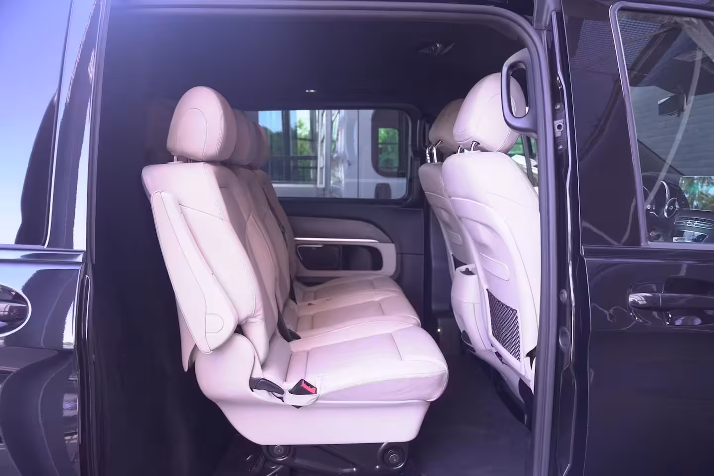 Mercedes-Benz V-klasse 300d 4-MATIC Lang AMG Line Dubbel Cabine NAP 2x Elek. schuifdeur, Leder Beige, Distronic,