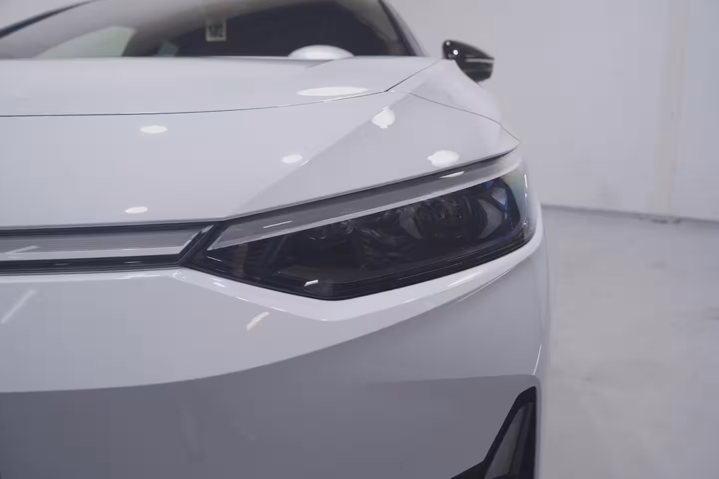 Volkswagen ID.7 GTX 86KWh 4Motion SOH 97% Head-Up Display Navi Apple Carplay Achteruitrijcamera 20"-lmv St