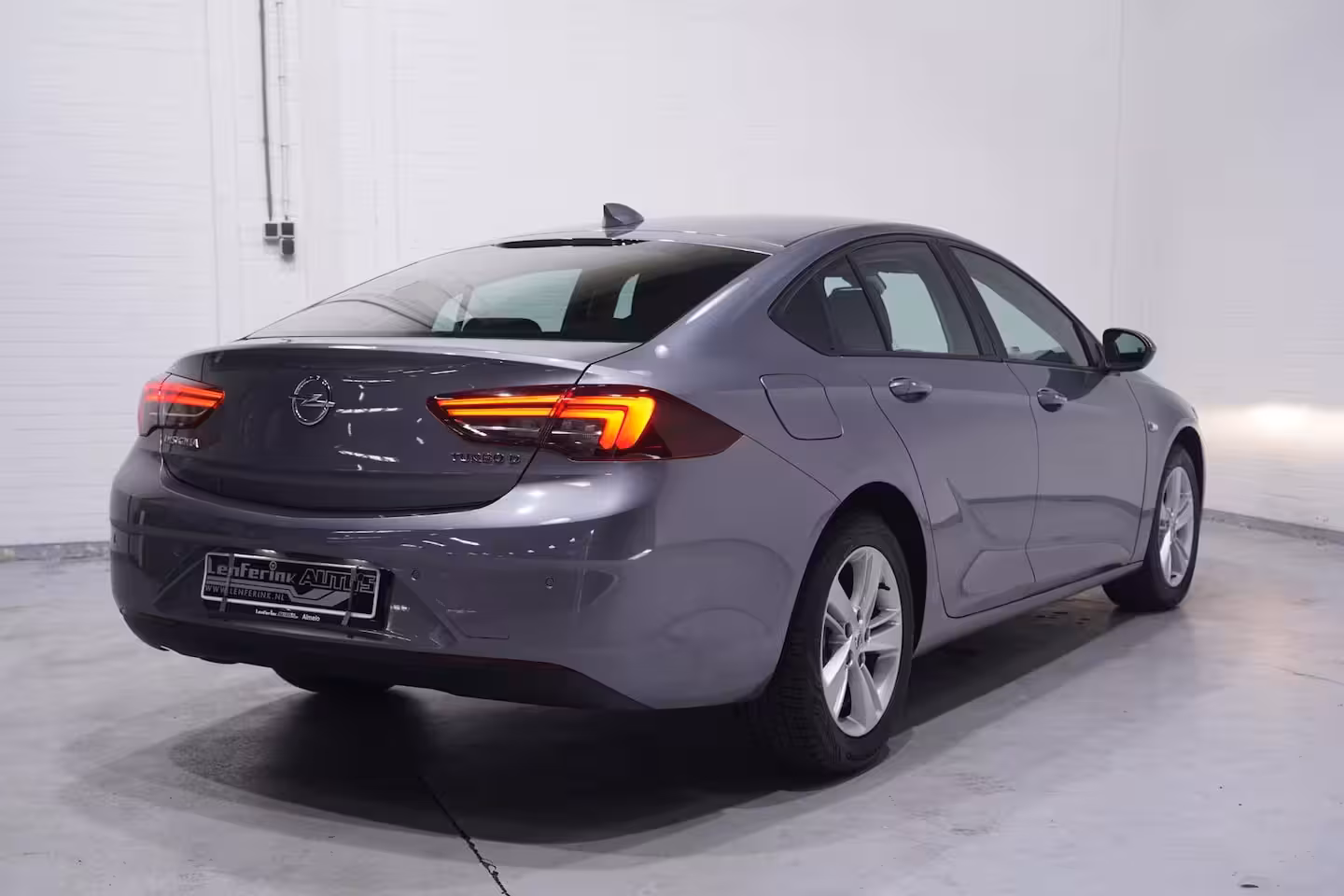 Opel Insignia Grand Sport 1.6 CDTI Business Executive navigatie led-verlichting cruise-controle stoel/stuur-verwarmi