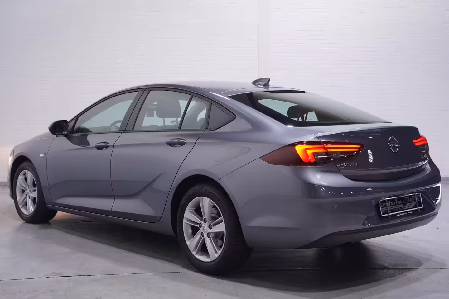 Opel Insignia Grand Sport 1.6 CDTI Business Executive navigatie led-verlichting cruise-controle stoel/stuur-verwarmi