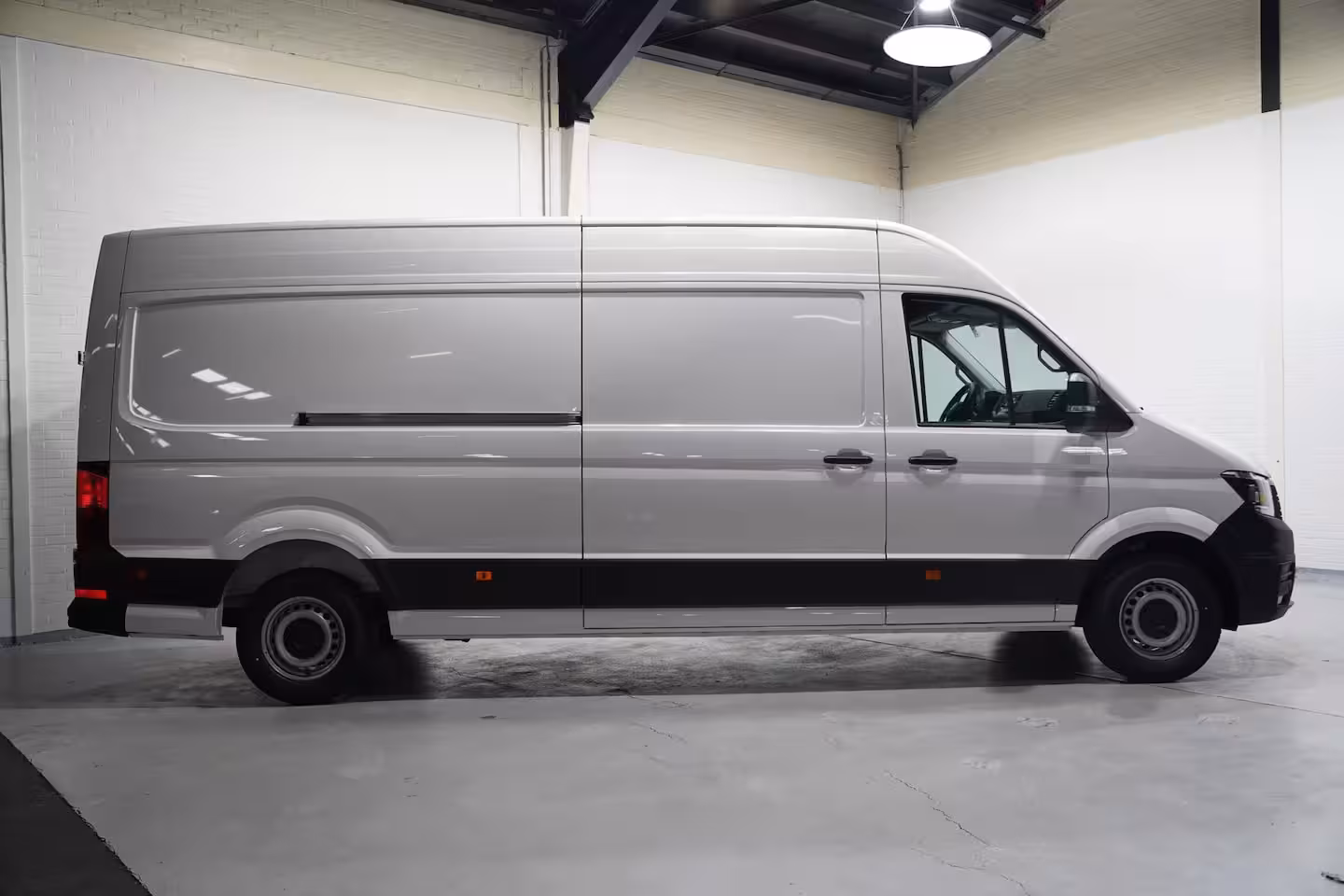 Volkswagen Crafter 2.0 TDI 140 pk L4H3 Airco, Cruise Control Geveerde Stoel, PDC V+A, 3-Zits, Nieuw ongebruik