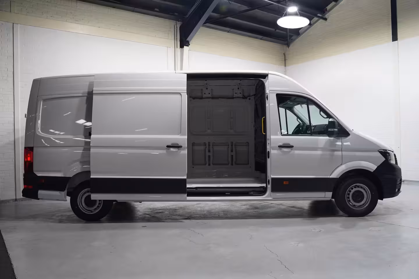 Volkswagen Crafter 2.0 TDI 140 pk L4H3 Airco, Cruise Control Geveerde Stoel, PDC V+A, 3-Zits, Nieuw ongebruik