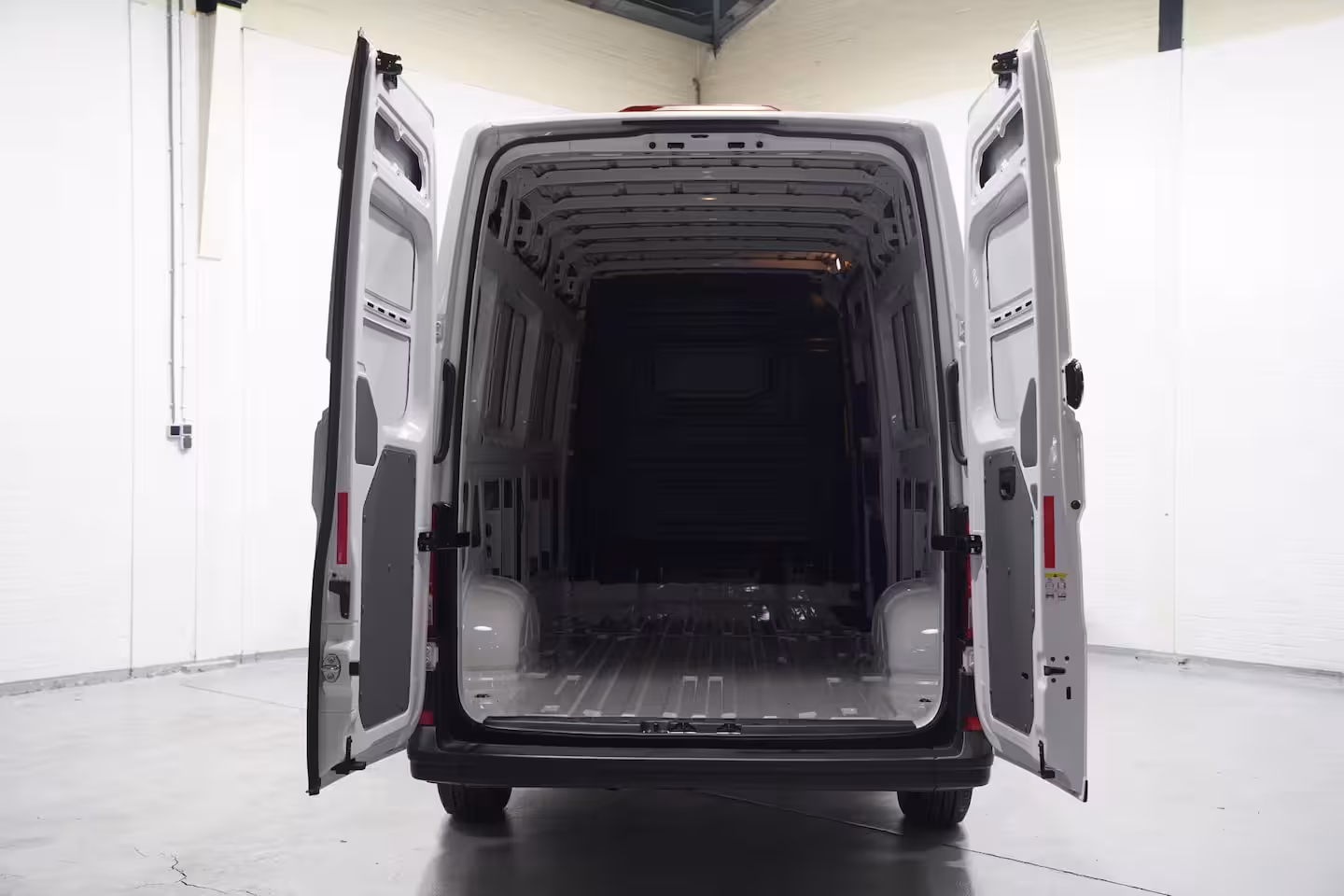 Volkswagen Crafter 2.0 TDI 140 pk L4H3 Airco, Cruise Control Geveerde Stoel, PDC V+A, 3-Zits, Nieuw ongebruik