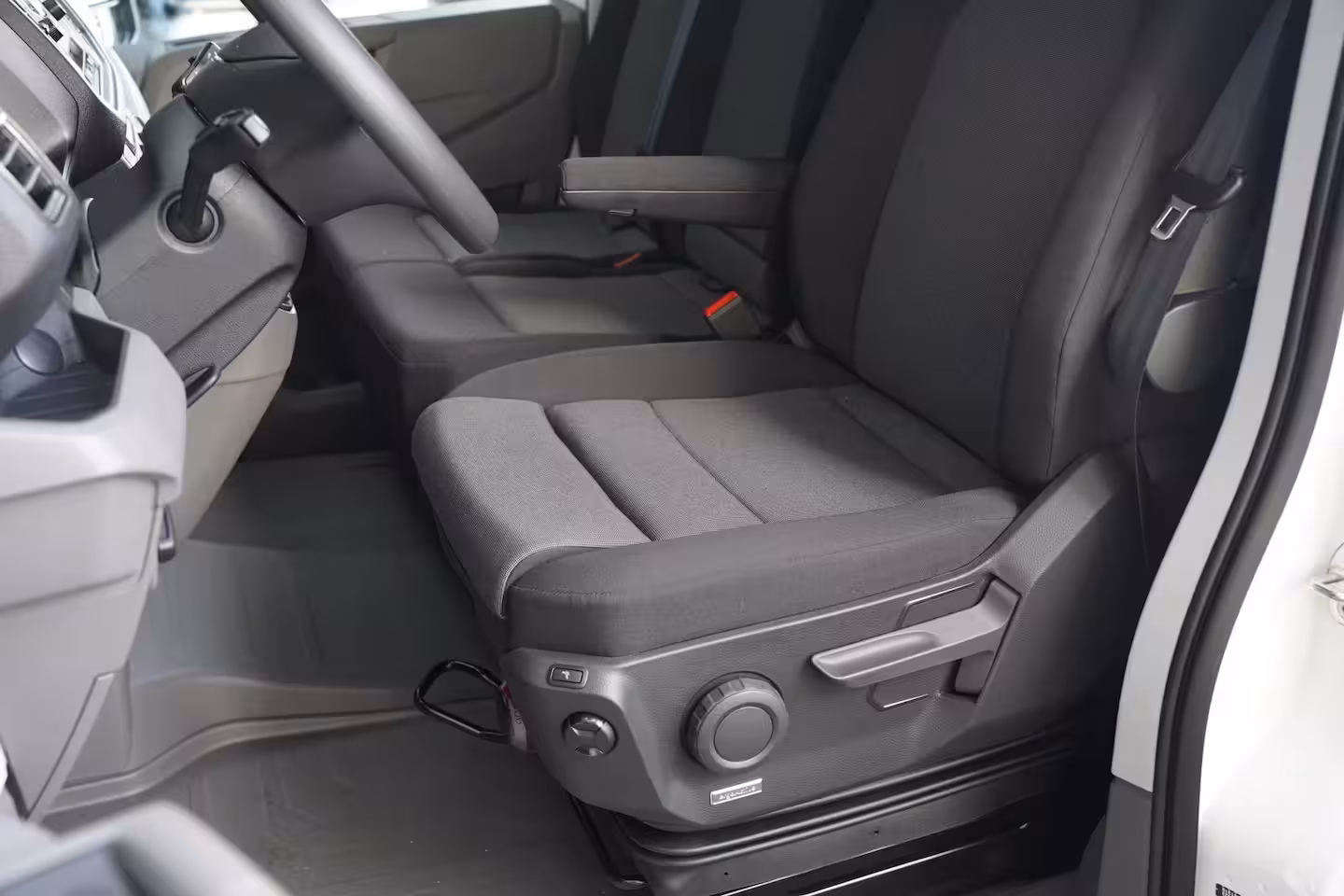 Volkswagen Crafter 2.0 TDI 140 pk L4H3 Airco, Cruise Control Geveerde Stoel, PDC V+A, 3-Zits, Nieuw ongebruik