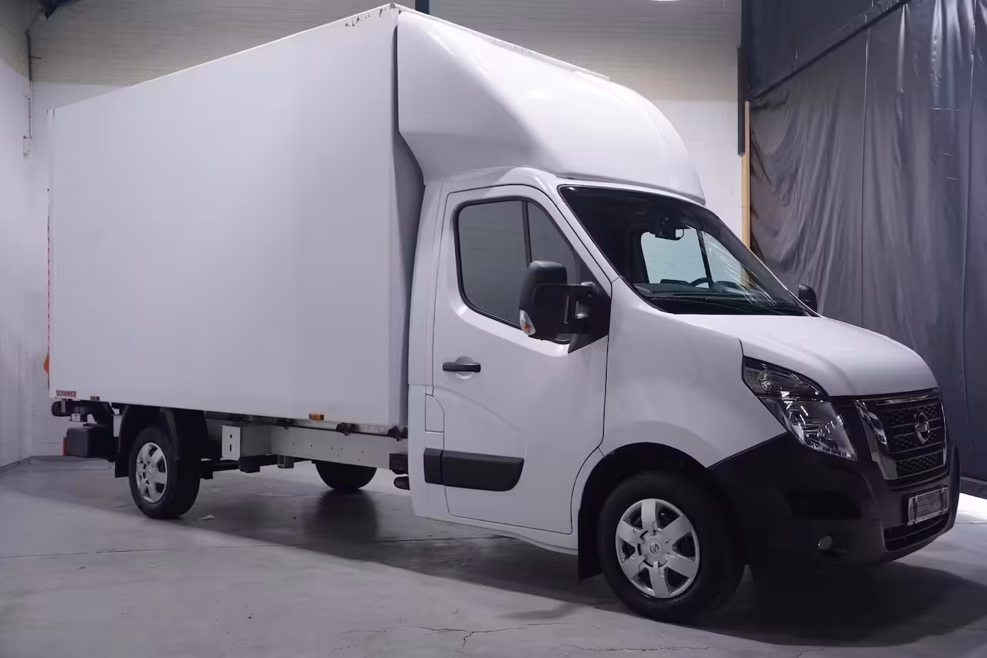 Nissan Interstar 2.3 DCi 165 pk Bakwagen met Laadklep Airco, Apple Carplay, Camera, Cruise Control, 3-Zits