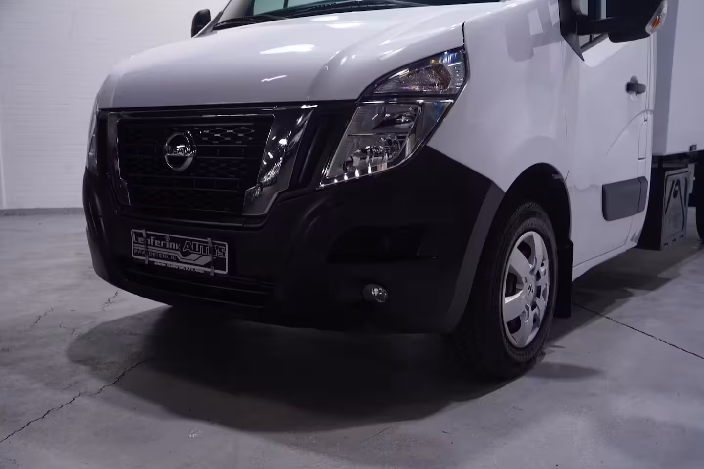 Nissan Interstar 2.3 DCi 165 pk Bakwagen met Laadklep Airco, Apple Carplay, Camera, Cruise Control, 3-Zits