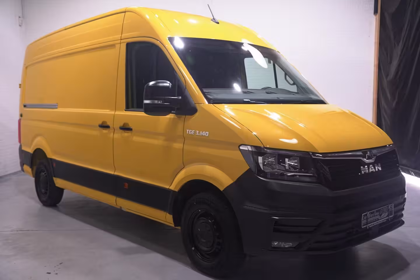 MAN TGE 3.140 pk DSG Automaat L3H3 Airco, DHL Geel App Connect, Cruise Control, 270 Graden Deuren,