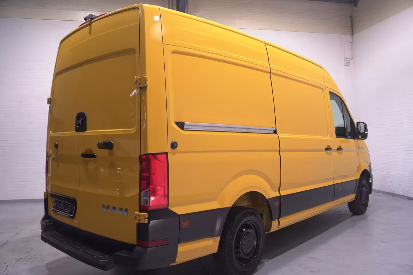 MAN TGE 3.140 pk DSG Automaat L3H3 Airco, DHL Geel App Connect, Cruise Control, 270 Graden Deuren,