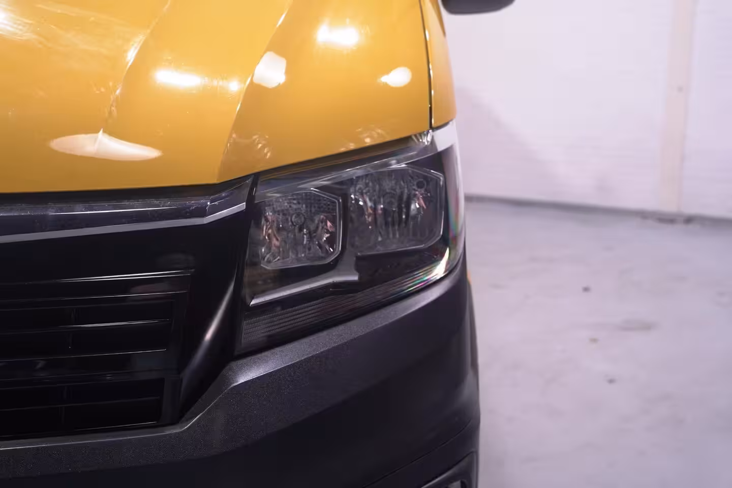 MAN TGE 3.140 pk DSG Automaat L3H3 Airco, DHL Geel App Connect, Cruise Control, 270 Graden Deuren,