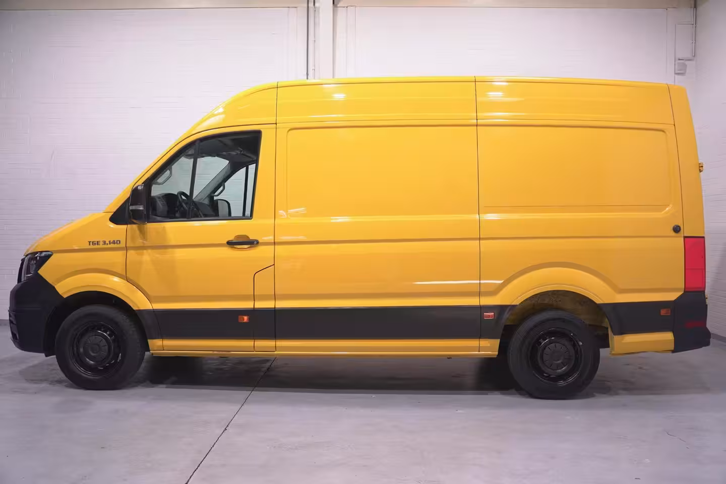 MAN TGE 3.140 pk DSG Automaat L3H3 Airco, DHL Geel App Connect, Cruise Control, 270 Graden Deuren,
