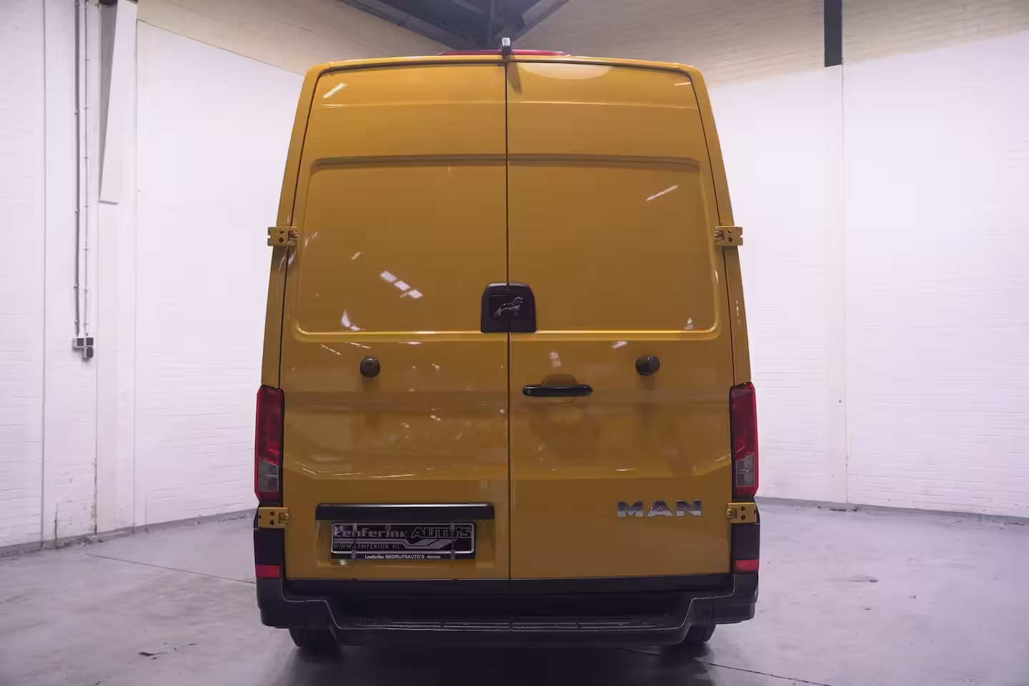 MAN TGE 3.140 pk DSG Automaat L3H3 Airco, DHL Geel App Connect, Cruise Control, 270 Graden Deuren,