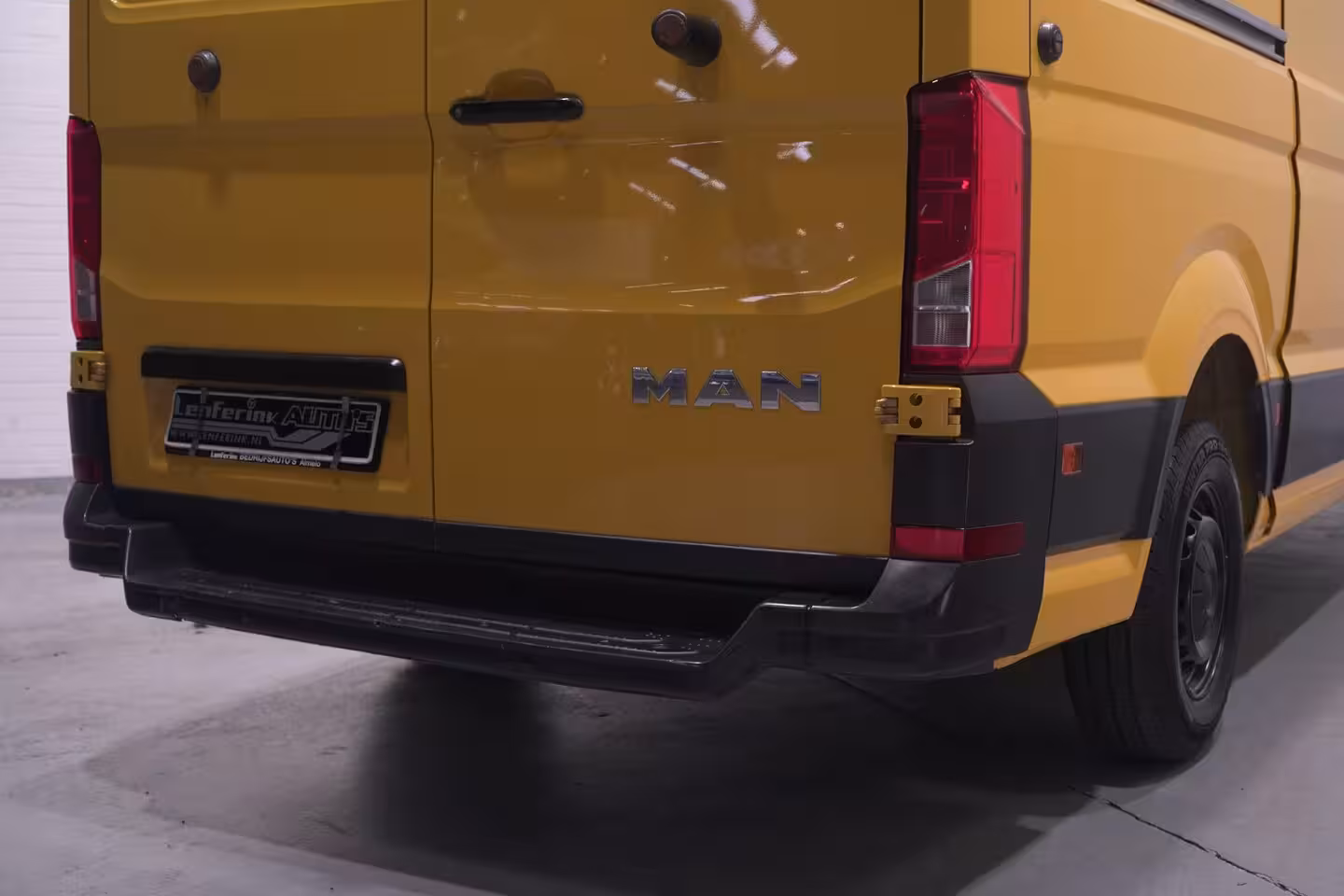MAN TGE 3.140 pk DSG Automaat L3H3 Airco, DHL Geel App Connect, Cruise Control, 270 Graden Deuren,