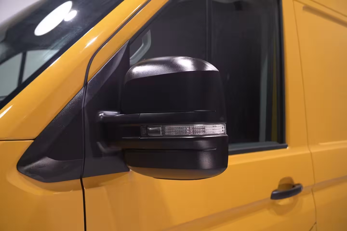 MAN TGE 3.140 pk DSG Automaat L3H3 Airco, DHL Geel App Connect, Cruise Control, 270 Graden Deuren,