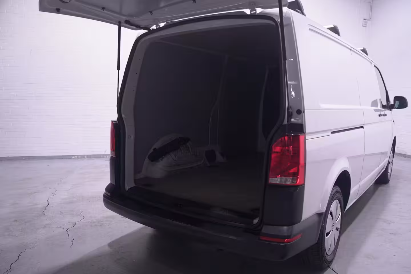 Volkswagen Transporter 2.0 TDI 110 pk L2H1 Airco, 2-Zits, Achterklep Laadruimte Pakket, PDC V+A, Dakdragers