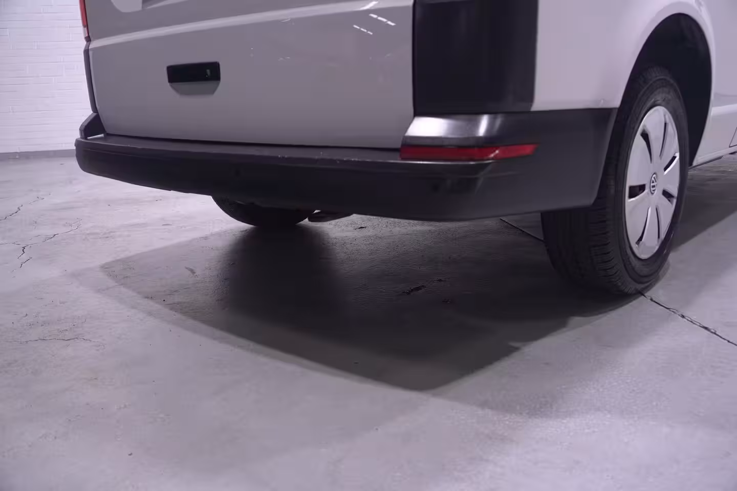 Volkswagen Transporter 2.0 TDI 110 pk L2H1 Airco, 2-Zits, Achterklep Laadruimte Pakket, PDC V+A, Dakdragers