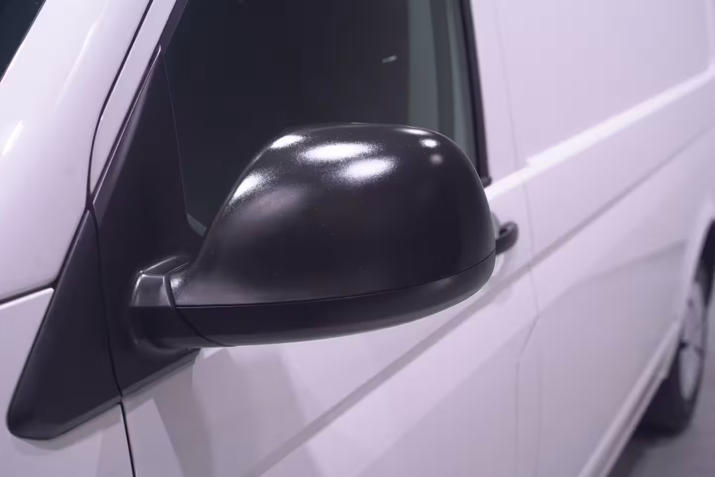 Volkswagen Transporter 2.0 TDI 110 pk L2H1 Airco, 2-Zits, Achterklep Laadruimte Pakket, PDC V+A, Dakdragers