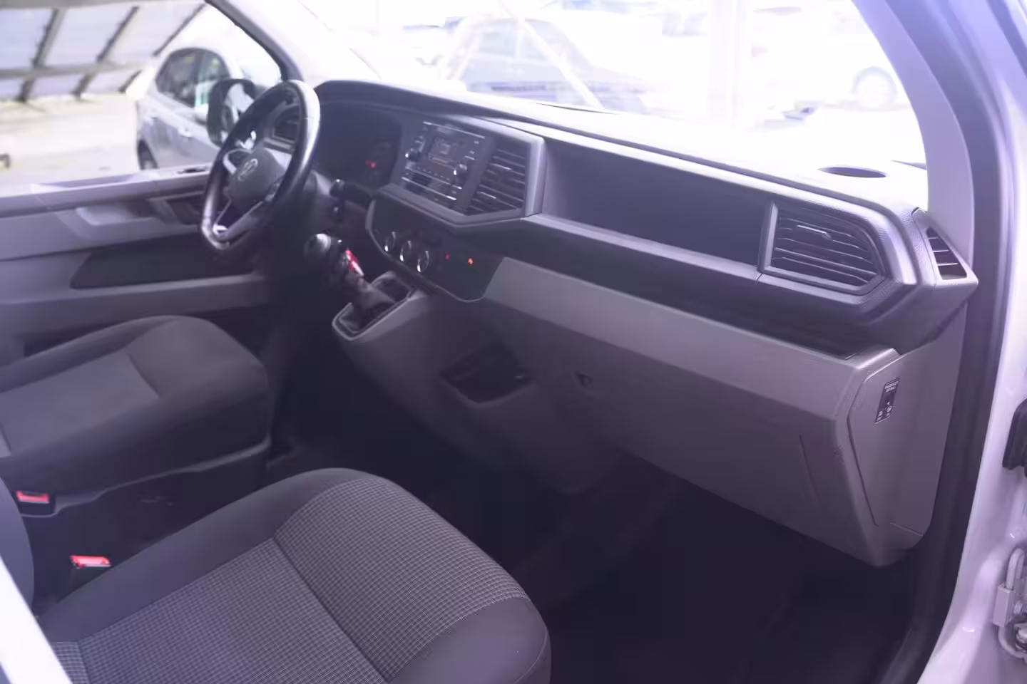 Volkswagen Transporter 2.0 TDI 110 pk L2H1 Airco, 2-Zits, Achterklep Laadruimte Pakket, PDC V+A, Dakdragers