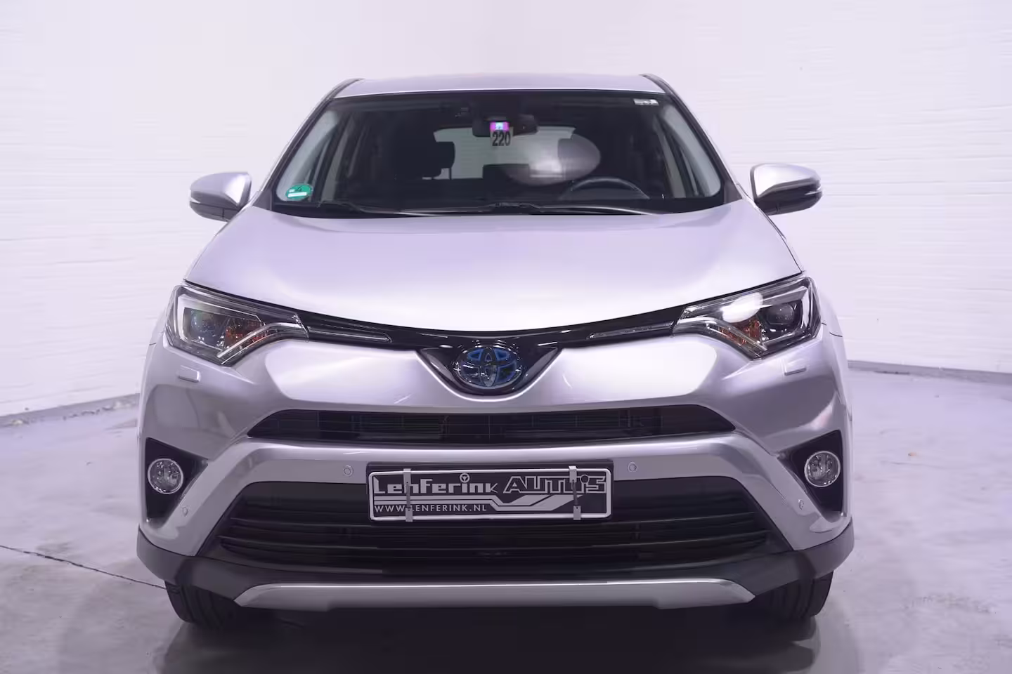 Toyota RAV4 2.5 Hybrid AWD Energy Team-Duitsland navigatie camera 1650kg trekgewicht onderhouds histor