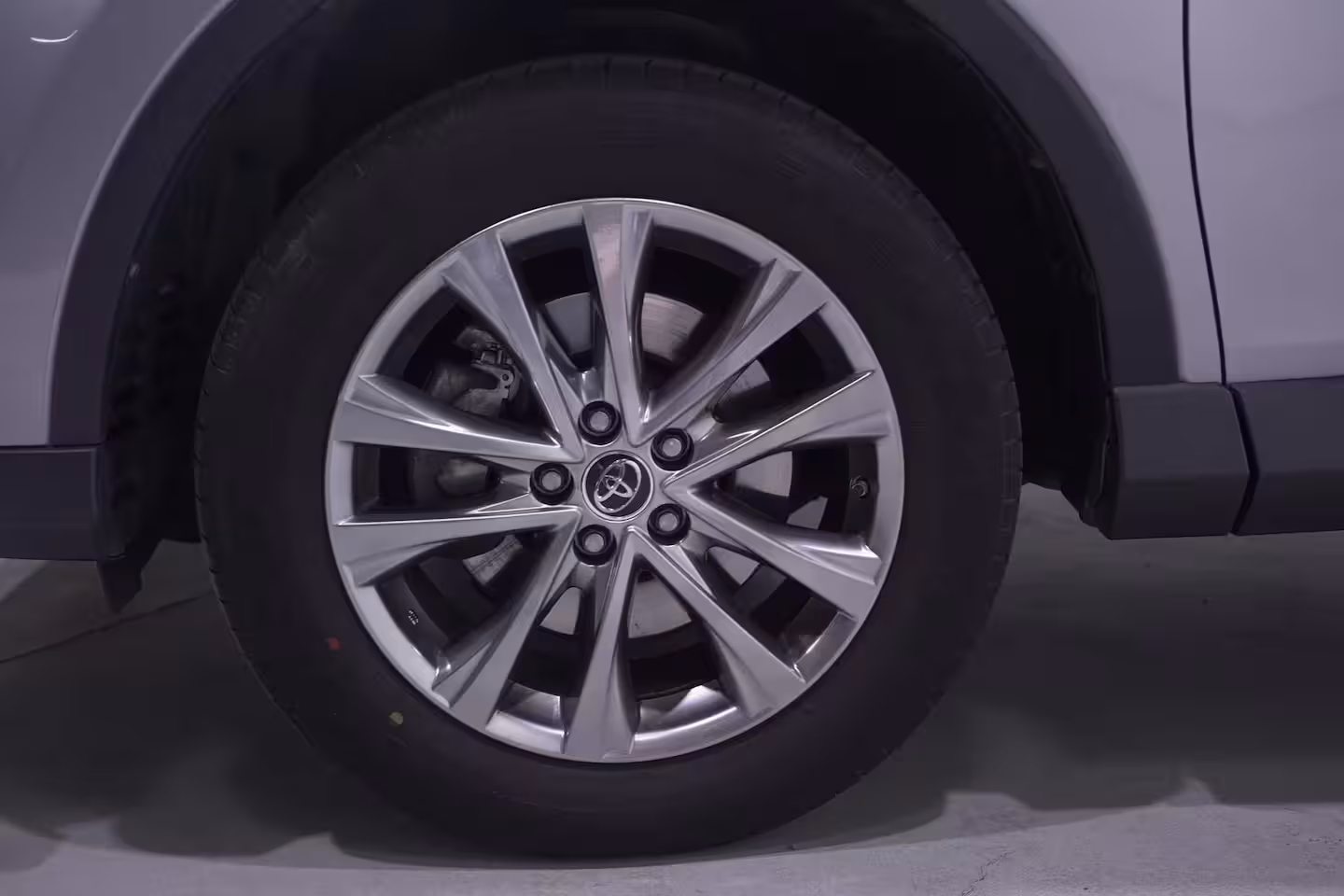 Toyota RAV4 2.5 Hybrid AWD Energy Team-Duitsland navigatie camera 1650kg trekgewicht onderhouds histor