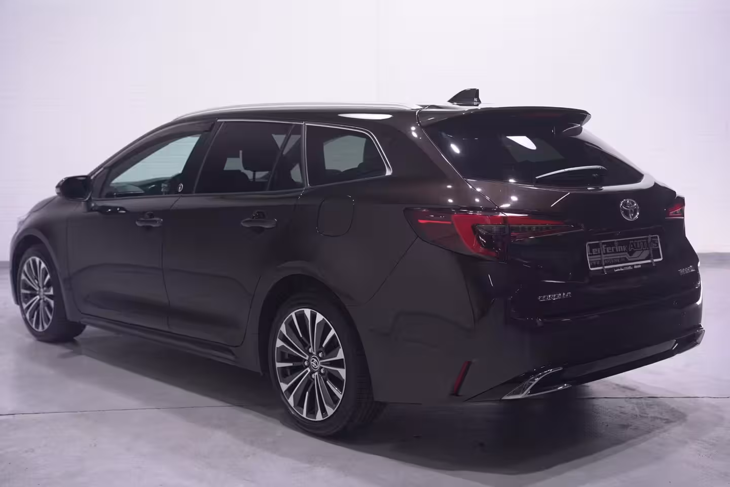 Toyota Corolla Touring Sports Hybrid 200 Business Plus navigatie camera stoel/stuur-verwarming half-lederen bekleding ap