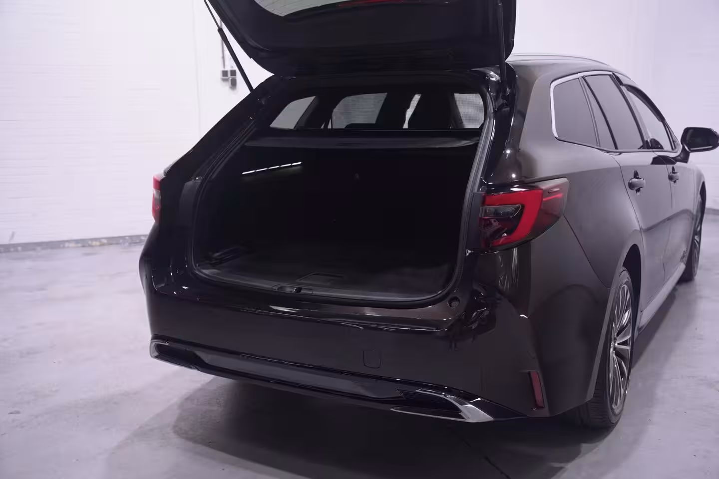 Toyota Corolla Touring Sports Hybrid 200 Business Plus navigatie camera stoel/stuur-verwarming half-lederen bekleding ap