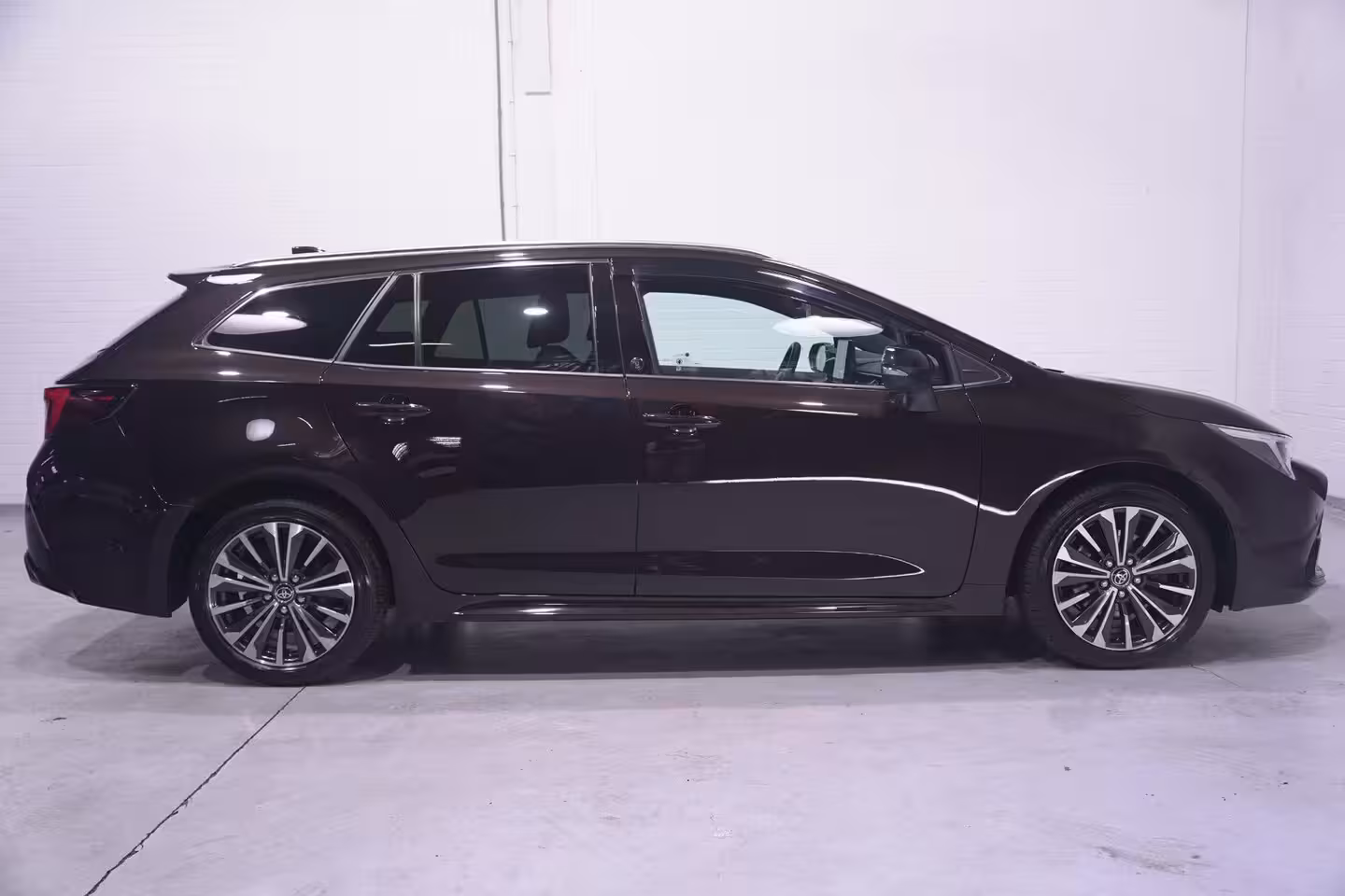 Toyota Corolla Touring Sports Hybrid 200 Business Plus navigatie camera stoel/stuur-verwarming half-lederen bekleding ap