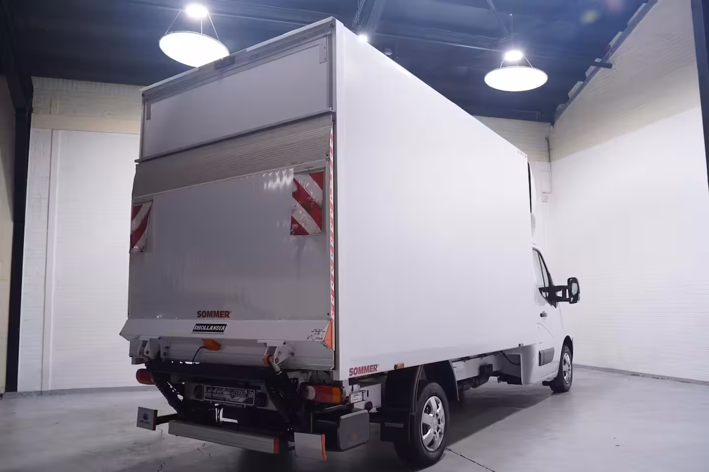 Renault Master 2.3 DCi 163 pk Bakwagen met Laadklep Navi, Airco Apple Carplay, Dakspoiler, Cruise Control