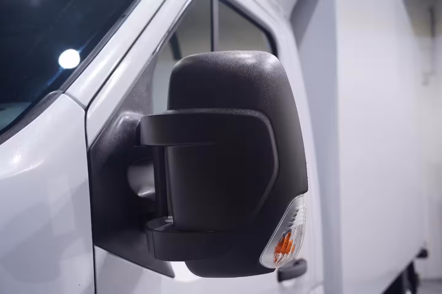 Renault Master 2.3 DCi 163 pk Bakwagen met Laadklep Navi, Airco Apple Carplay, Dakspoiler, Cruise Control