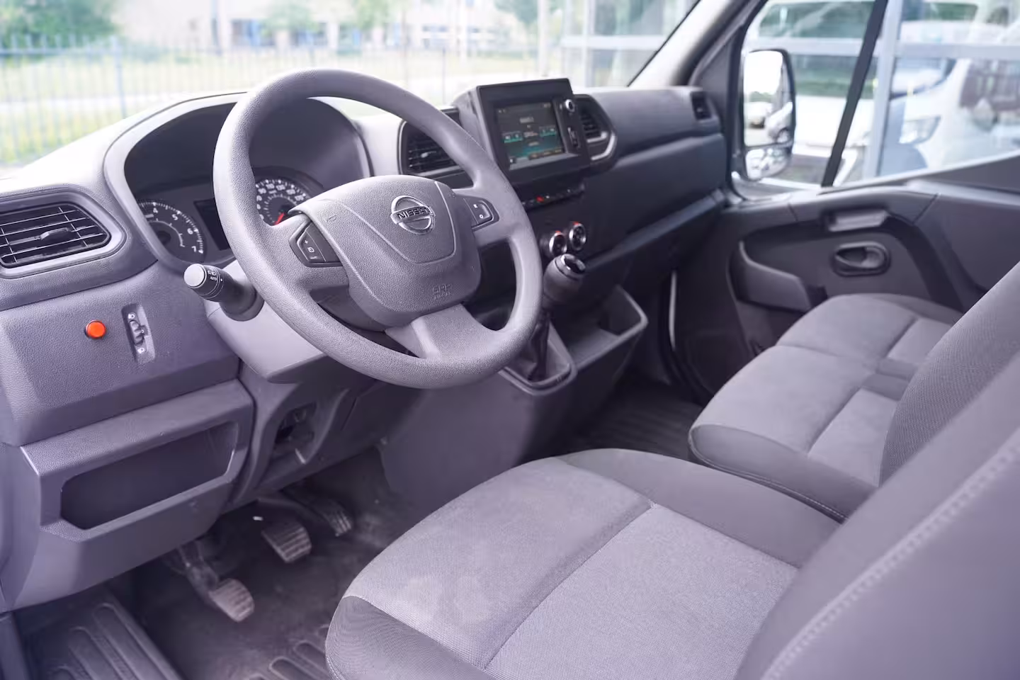 Renault Master 2.3 DCi 163 pk Bakwagen met Laadklep Navi, Airco Apple Carplay, Dakspoiler, Cruise Control