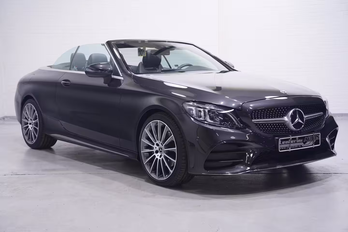 Mercedes-Benz C-klasse Cabrio 180 AMG Line AMG Styling Camera lederen-bekleding Apple Carplay digi-dashboard 18"-lmv spo