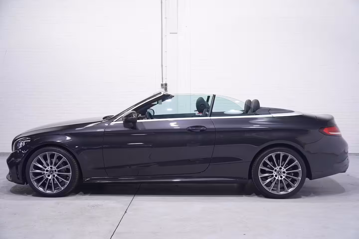 Mercedes-Benz C-klasse Cabrio 180 AMG Line AMG Styling Camera lederen-bekleding Apple Carplay digi-dashboard 18"-lmv spo