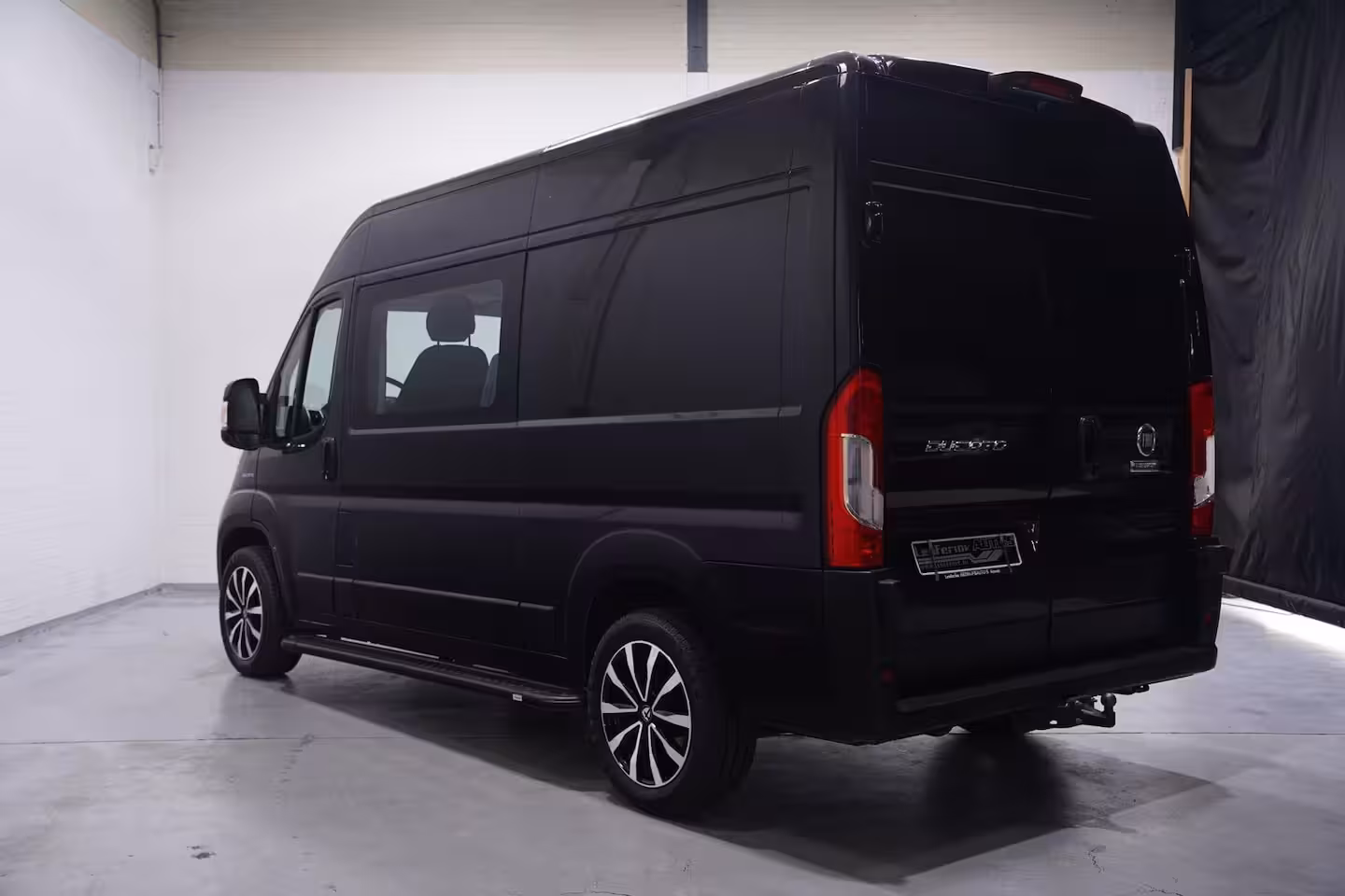 Fiat Ducato 2.3 MultiJet 120 pk Dubbel Cabine L2H2 Navi Camera, Cruise Control, Trekhaak 2.500 kg, 6-Z