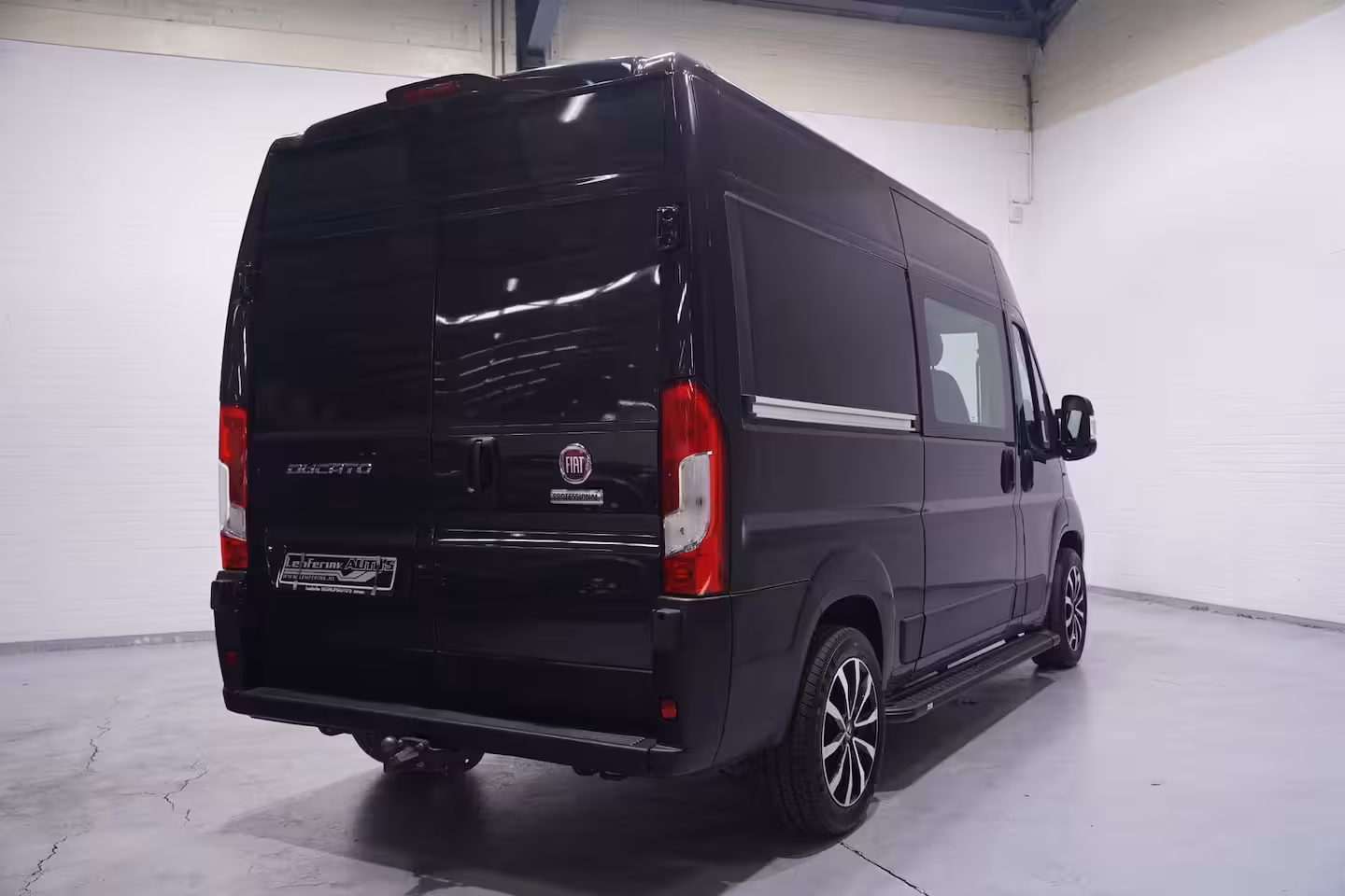 Fiat Ducato 2.3 MultiJet 120 pk Dubbel Cabine L2H2 Navi Camera, Cruise Control, Trekhaak 2.500 kg, 6-Z
