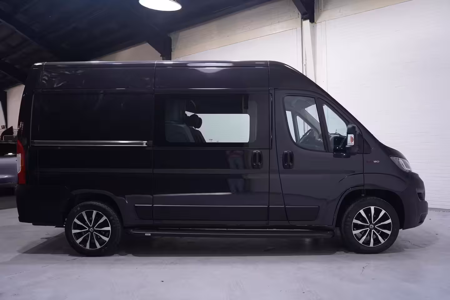 Fiat Ducato 2.3 MultiJet 120 pk Dubbel Cabine L2H2 Navi Camera, Cruise Control, Trekhaak 2.500 kg, 6-Z